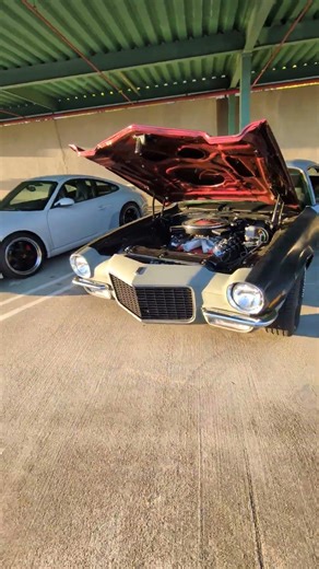 1970–1973 Chevrolet Camaro LT1 2dr Coupe (Two-Tone Black and Grey)