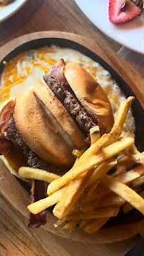 Applebee's O-M-Cheese Burger: Does It Live Up To The Hype?