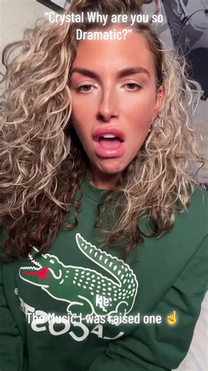 HottmessCrystalOfficial1 (@hottmesscrystalofficial1)’s video of crystals