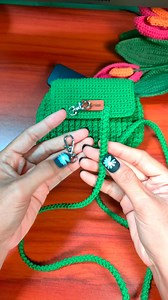 Struggling with adjustable straps⁉️ Try this super simple knot trick - easy make, strong to use😊 Don't forget to save it for later, you'll thank yourself 🥰 #crochetstrap #adjustablestrap #craftingtips | Larissa Crochet