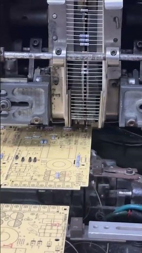 Ensamble Automátizado de componentes Electrónicos #circuitos #electrónica #mecatrónica #plc