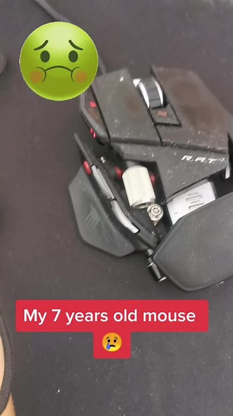 Cleaning My 7-Year-Old Mad Catz Rat 7 Mouse | PC Setup