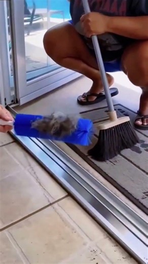The Easiest Way to Clean Air Vents & Fans ✨