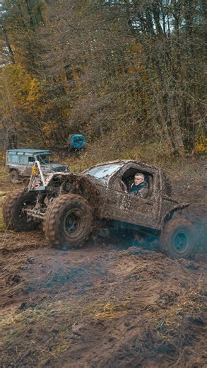 BEENËT RACING 🇧🇪 | 4x4 offroad racing team | 300 TDI VERSUS 1.9 TDI… Proto pajero 1.9 tdi 💥 ▶️ Stuckens Steel ▶️ YUCCA Biologische zwembaden & verhardingen ▶️ @bv_j.gauchez #pajero... | Instagram