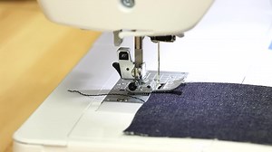 Topic: Kelsey will show you what the leveling button does on a J Foot and how to use it! (Kelsey will be filling in for Kathryn this week!) Brother Sews #sewing Link To Kathryn's Favorites Page: https://sewing.net/collections/kathryn-fave Everyone loves to learn fun new sewing, quilting, and embroidery techniques and projects. However, not everyone has hours to spend in class. Can you spare 5 minutes? 5 Minute Fridays are just the way to grab nuggets of education and inspiration! They are shot L