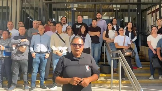 Por manifestarse en Michoacán… El OAJ amenaza a trabajadores del Poder Judicial con abrirles carpetas de investigación * Todo esto en caso de que cierren los edificios del poder judicial en Michoacán * De abrirse carpeta en contra de un trabajador, el cierre sería por tiempo indefinido Armando SUÁREZ MARTÍNEZ Uruapan, Michoacán.- El Órgano de Administración de Justicia del Poder Judicial, amenazó a los trabajadores con abrirles carpetas de investigación si llegaban a cerrar los edificios en Mich