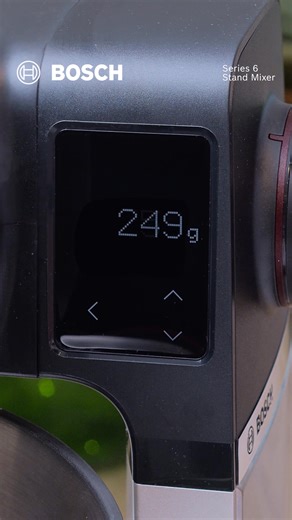 The intuitive Series 6 Stand Mixer can mix anything to perfection. The range of programmes and functions makes it all a piece of cake. | Bosch Home