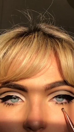 Twiggy Inspired Makeup Tutorial