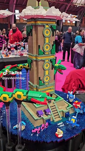Incredible LEGO Rayquaza and Sky Pillar model by boffs_bricks on display at Bricktastic, Manchester! #lego #pokemon #legopokemon #bricktastic
