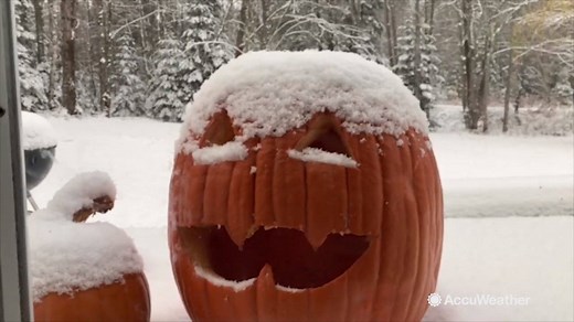 Residents in Warren, Vermont, woke up to snow on Friday. https://bit.ly/2CsCfdG | AccuWeather