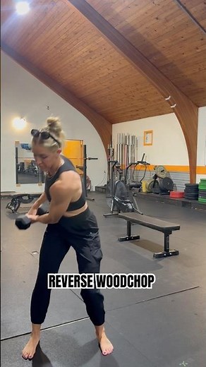 Dumbbell Reverse Wood-chop
