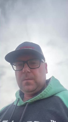 The Ukrainian farmer wants to know what kind hawk tauh you have to give to get a new hat these days #hawktuah #fyp #theukrainianfarmer #letsgo #johndeere #case #farmlife #farming #funny #followme