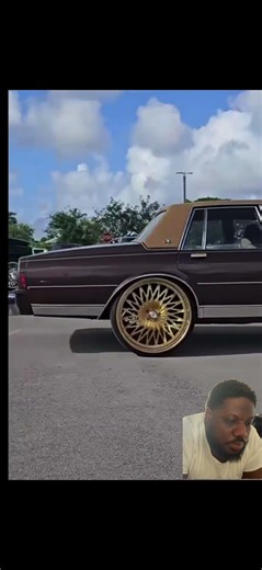 Brown Box Chevy Sitting Clean on 26” Gold Asantis 💯🔥 #BoxChevy #ChevyCaprice #DonkLife #26s