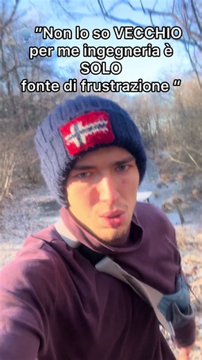 Per un po’ di tempo quando ho iniziato ingegneria meccanica l’anno scorso ho pensato che fosse normale essere frustrati se si studia ingegneria. Non è vero ! La frustrazione deriva dal fatto che non siamo davvero soddisfatti di noi stessi in profondità. La causa non era la facoltà ma erano le piccole abitudini potenti che tutti sanno e che tutti non mettono in atto. Quando l’ho capito ho compreso che in realtà la cosa importante non è avere sempre successo al primo appello di ogni esame quanto l
