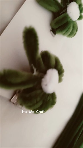 Elegant Green & White Hair Pin Design | Perfect for 14 August #colorfulpins #cutepins #pininterest
