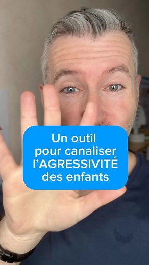 La main de retour au calme : un outil pour aider les enfants à canaliser leurs colères. Il est essentiel de s’entraîner au calme pour acquérir les stratégies de régulation et intégrer les règles, notamment autour de la non-violence. Tapez KIT pour recevoir un lien vers le kit. | Papa Positive