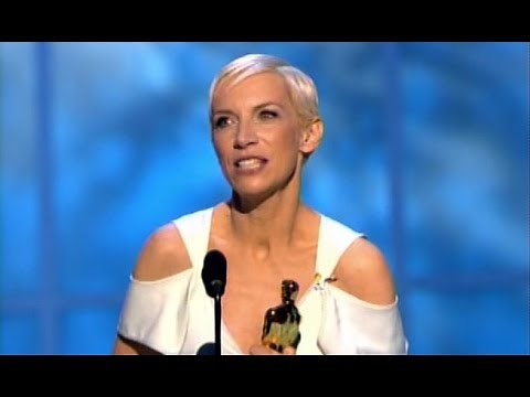 "Into the West" Wins Best Song: 2004 Oscars