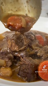 Happy St. Patrick’s Day everyone 🍀! I’m celebrating with my mouthwatering Irish Guinness beef stew recipe, and I pulled out my 10 piece cookware set to get started. Be sure to catch me on TSC tonight at 7pm PST and all weekend long for more festive ways to cook with this set, but for now let’s get into this stew. Tap here for the full recipe to celebrate with me: https://www.curtisstone.com/recipe/braised-beef-stew-red-wine-and-vegetables. #cheflife #stpatricksday #tsc | Curtis Stone