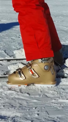 We Guide You Sport on Instagram: "How to Remove Snow Stuck Under Your Ski Boot | Essential Beginner Ski Tip In this video, we show you how to remove snow stuck under your ski boot — a simple but essential skill every beginner must master before stepping into their bindings. Packed snow under your boot sole can prevent your binding from closing properly, cause falls, and make your first skiing attempts frustrating. This step-by-step tutorial will help you stay safe, confident, and ready for your 