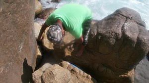 pescando en una ensenada bonita | Acapulco tours