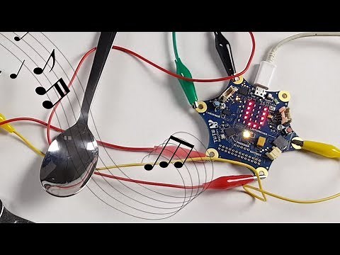 Mit dem Calliope mini Gegenstände in ein Klavier verwandeln (Anleitung)