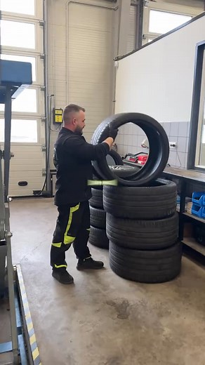 10K views · 59 reactions | A defekt megelőzés alapjai! Gumicserére foglalj időpontot hozzánk! #autó #autószerelő #kocsi # szerviz #battacar #dunaharaszti | Batta Car | Facebook