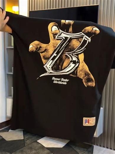 Casual loose-fitting T-shirt for a laid-back street look #clothing #cottonmaterial #outfitinspo #trendyshirt #foryou#tshirtdesign #instagram #ovsized #tshirt #ootd