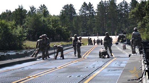 Building #CombatReady Soldiers and formations! In 2024, the #USArmyReserve participated in multiple large-scale exercises involving over 400 units, training over 20,000 Soldiers, building combat-ready Soldiers and formations, prepared to mobilize at point-of-need worldwide. 🌎 #BeAllYouCanBe Chief of Army Reserve Army Reserve CSM U.S. Army Reserve Command Chief Warrant Officer | U.S. Army Reserve