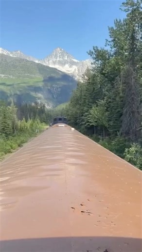 165K views · 1.2K reactions | Crossing Rogers Pass in less than 30 seconds ✨ : darrenfrances on Instagram : First Passage to the West | Rocky Mountaineer | Facebook