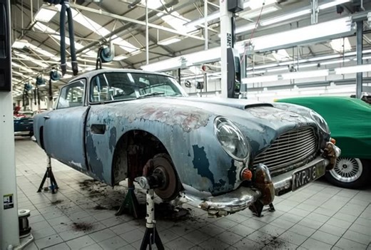A 1965 Aston Martin DB5 was returned to Aston Martin Works' Newport Pagnell facility for a full restoration, 50 years after it was bought for just £900 by a then 19-year-old from North Wales.John… | Hansie Van Dyk
