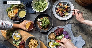 Why 'food halls' are the hottest new dining trend in the US