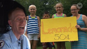 Bus driver pulls over and buys all of his passengers lemonade from a stand. | NowThis