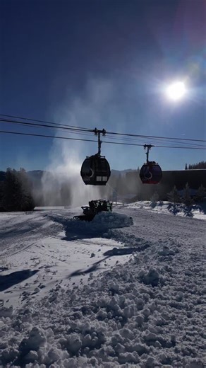 The opening day intel has landed. Aspen Mountain and Snowmass are ready get the party started (literally🍾)—thanks to the legends on our snowmaking and grooming crews. Hug one if you can. 🤝 ️️⛰️ Aspen Mountain will open for the winter with the Silver Queen Gondola and Ajax Express providing access to Dipsy Doodle and Silver Bell. Downloading on the Silver Queen Gondola will be required. ⛰️ Snowmass will start the season with the Elk Camp Gondola providing ski and ride access to the Meadows begi