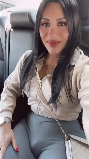 Gorgeous hot 🔥 Shemale ❤️ playing with her cucumber 🥒inside Uber