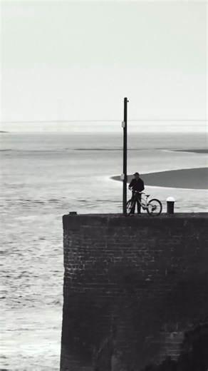 1.6K views · 44 reactions | The Dreadnought V2 is live! Hit any quality site to watch Alex Storr smash it! | DEITY Components | Facebook