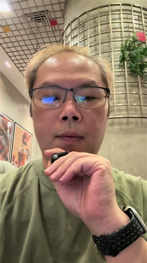 Why Gold Price Suddenly Drop? Don’t Panic 💰 | Bursa Gold Dinar Update Gold price dropped to around RM545/g on Bursa Gold Dinar recently — but don’t panic! In this 3-minute video, Honey explains why gold dips, what causes it, and why this is actually a normal cycle in gold’s history. 💰 Gold has always gone through ups and downs, and every dip creates new chances for long-term investors. Watch till the end to understand why holding steady is the smart move — not panic selling. #GoldMalaysia #Bur