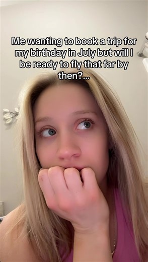 Lizzy Wurst (@lizzy.wurst)’s video of july