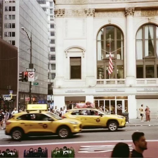 Exploring the Unique Vibe of New York City