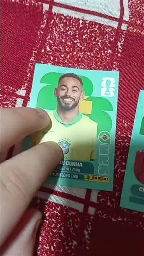 um homem uma máquina uma besta enjaulada