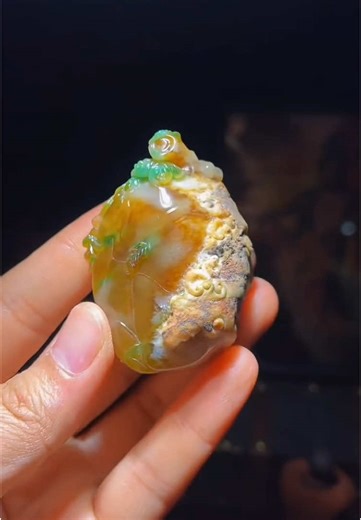 缅甸翡翠艺术与原石探索