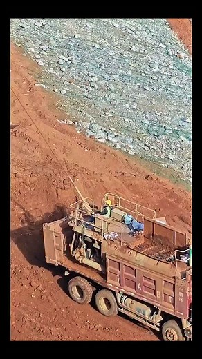 Ecological Engineering: Hydroseeding in Action! 🌱🚜 ​Witness the impressive reach of environmental restoration! This heavy-duty truck is performing a process called Hydroseeding (or hydraulic mulch seeding), blasting a life-giving mixture onto a steep, barren slope that would be impossible to plant by hand. ​The Science of Slope Stabilization ​This technique is a perfect blend of biology and civil engineering: ​The "Slurry" Mix (0:00 - 0:05): The cannon isn't just shooting water. It's spraying 