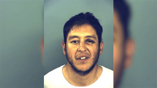 El Paso police arrest man accused of threatening stepfather with knife