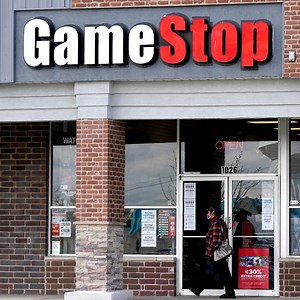 13K views · 20 reactions | WallStreetBets founder Jaime Rogozinski discusses short selling, the monumental GameStop moment, and the next big squeeze play with our Daniela Cambone! See the full interview! - sbry.co/FHZKu | Stansberry Research | Facebook