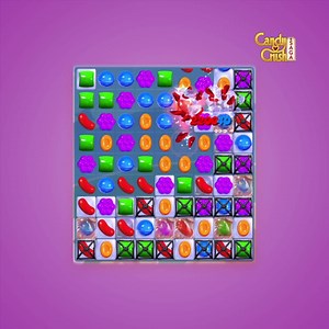 178K views · 2.5K reactions | What's that on my screen?! Is it a Color Bomb?... Is it a Holiday Crush Challenge?... No!! It's your Crush Coach – here to get you to drop and start Crushing  Watch our vid to see this week's top tip ⬇️ ⬇️ ⬇️ | Candy Crush Saga | Facebook