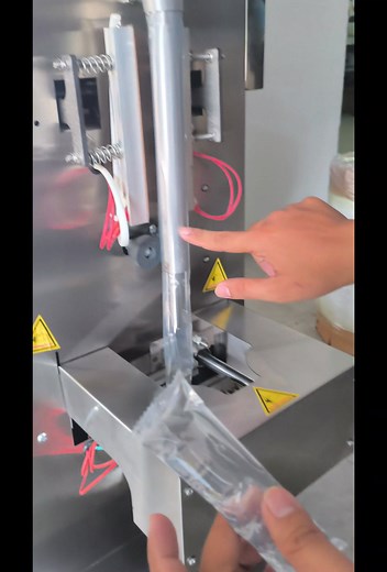 Automatic Ice Candy/Sauce Filling and Sealing Machine ☑️This liquid...