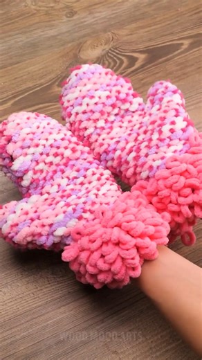 Cozy Handmade Mittens Just For You ❄ #yarn #sewing #cozy #DIY
