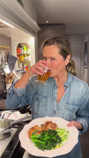Liz Earle's Typical Day on a Plate Revealed - What Does She Eat?