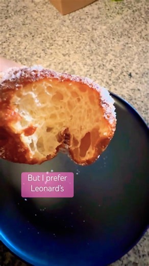 Comparing Pipeline Malasadas to Leonard’s | Kaimuki, Honolulu, Oahu, Hawaii, USA