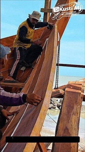 Traditional Wooden Boat Frame Installation and Precision Wood Cutting Process.