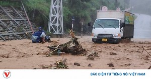 Mưa lớn gây sạt lở làm nhiều tuyến đường ở Mường La tiếp tục ách tắc